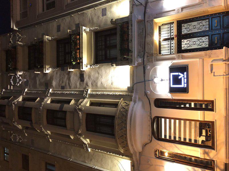 930E5DB3CF6DCA80CEDF84004AD82ADE