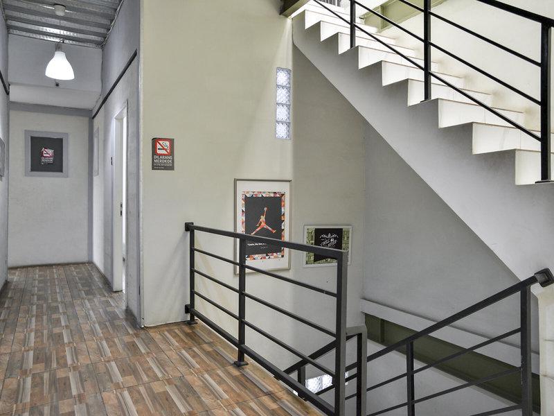 13EE38E6ABAB4EE399E1DB64CB0733BA