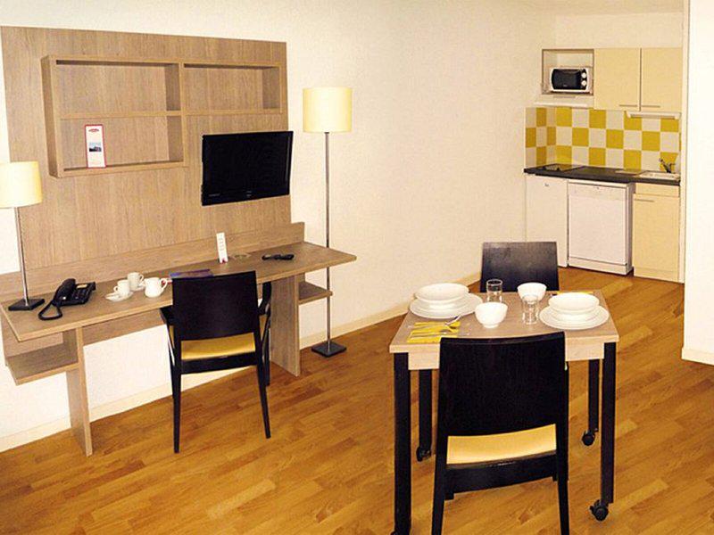 F95A437183F07C9E64197D6B1F933A9F