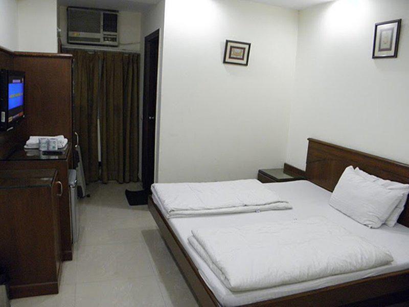 EEB0FBB0A0F64E28CB418F65B30D11B6