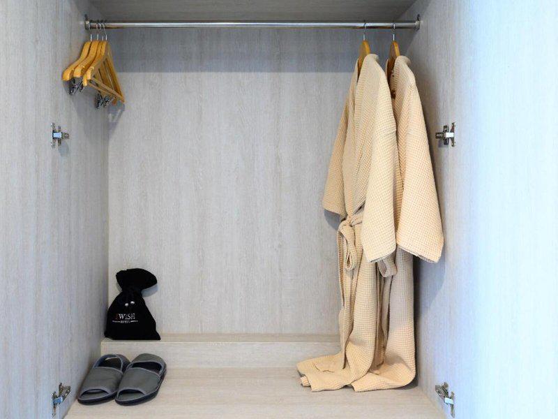 DD71E5498E747A079746D9443403B719