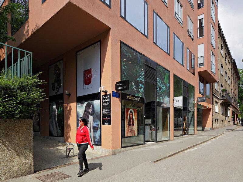 700A870CA3F027CE0904E0DD5562D188