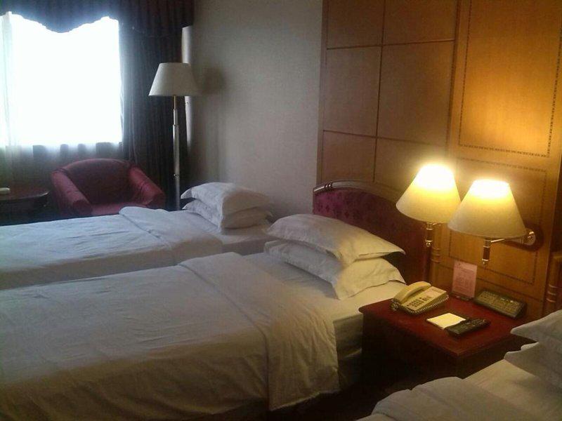 06D6E20243F8AB1ABB8FD7E35EBABFDD