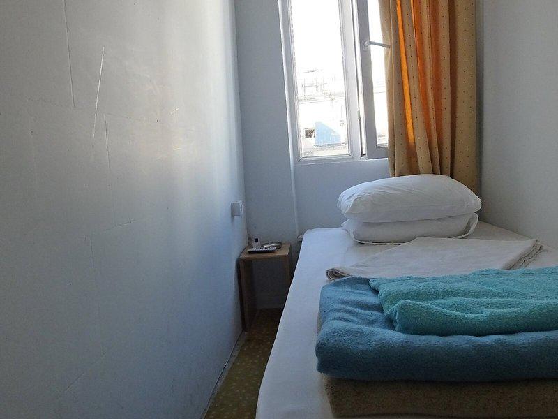 C4FDA214C812BA349BE9F956F2701B14