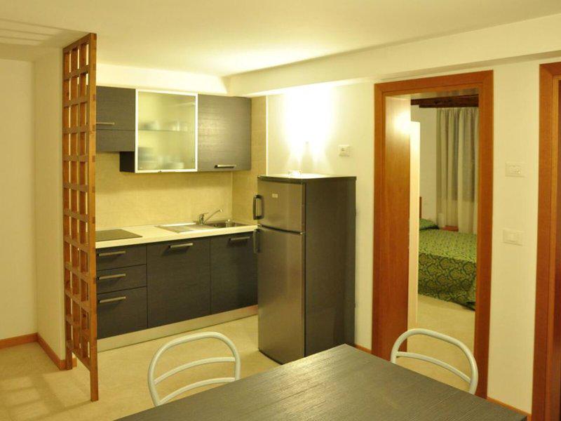 07BA1B2A4A26F439AB179DCE83CAE9C2