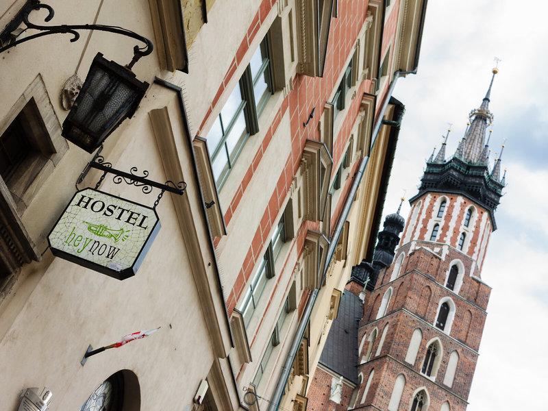 930434C46051B4D438FF1D6537415BFD