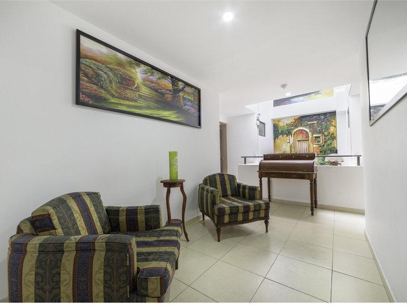 1AD26706F9840BA7EA48A6EE7F172136