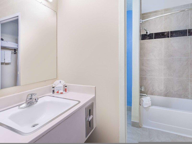 59048B8F2C428793271B9EFCE0B6F1CB