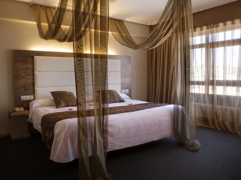 F6FB2B35B54FB88150D7A8CEDE883C5B