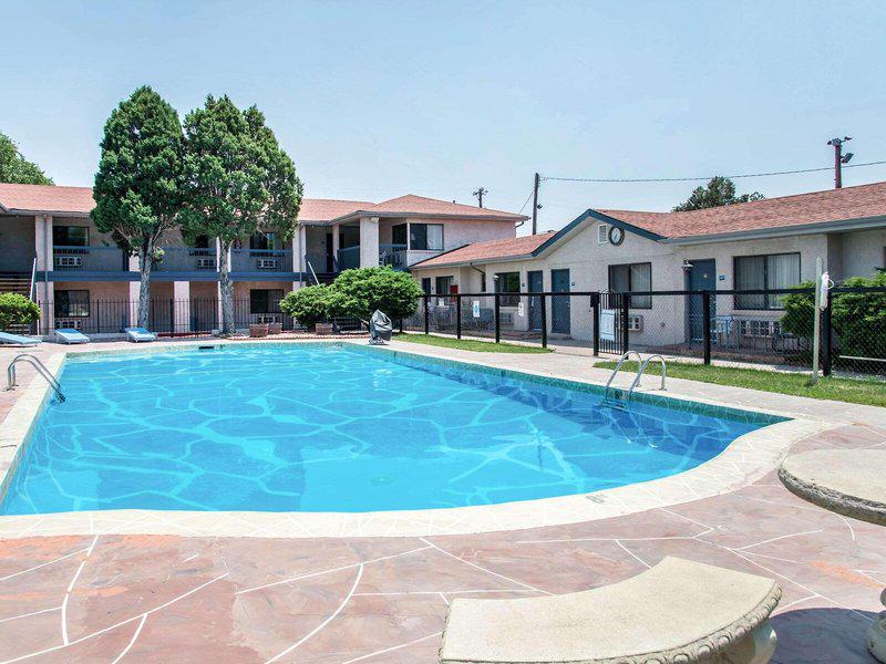 8AB5DE1D0C45EE50141F95D9E3D96923