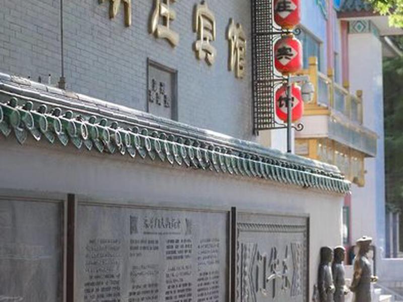 49C946B2352710D0C8BA1EA99D047F1B