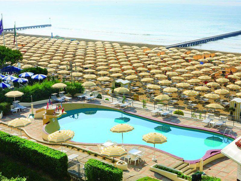 1F1B909B21EE36EE4CF1BB1A7ECB5D12