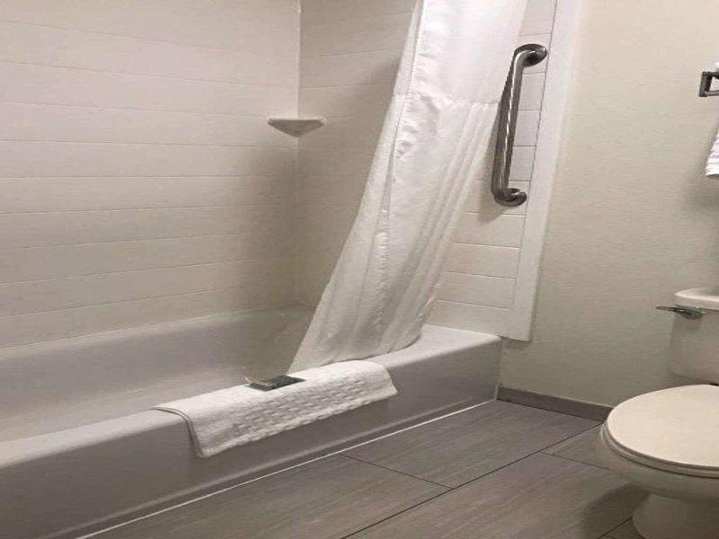 A01CCA83B80C40E86B520D6DD1D5C2E4