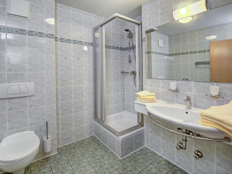 B9854108E8D62BD9AAC8E4737A48819E