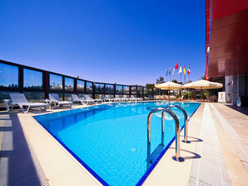 26E8E9E9E415B6847505A2F9C50C8487