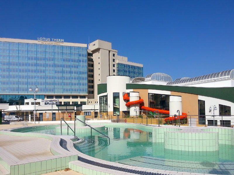 7DBDC03893F4BAA0314C6CD4E1595964