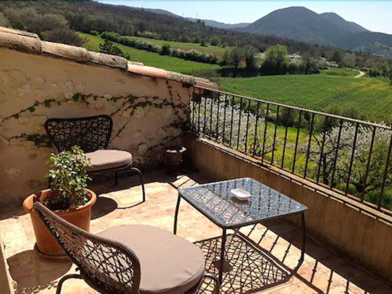 51F10CDBA97244AA40B19EA591183500