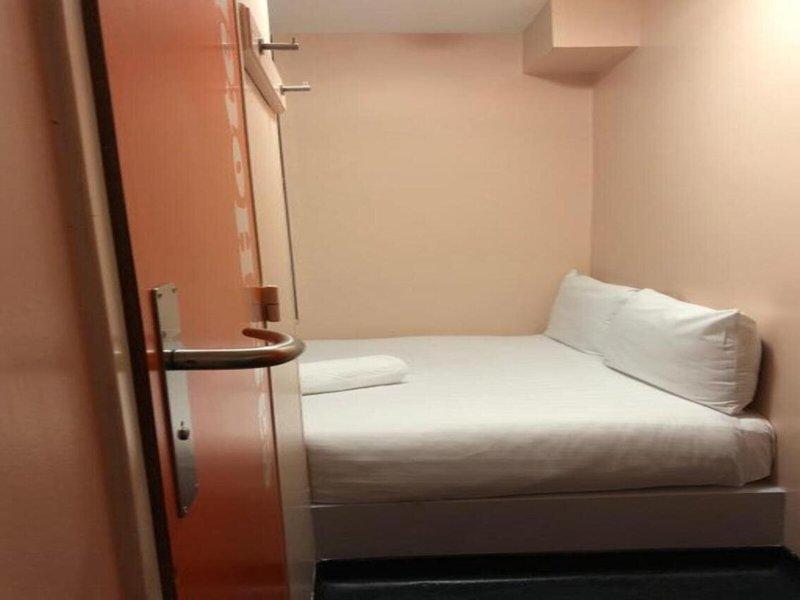 EE4365560B829206F52B3A8458BF2E7B