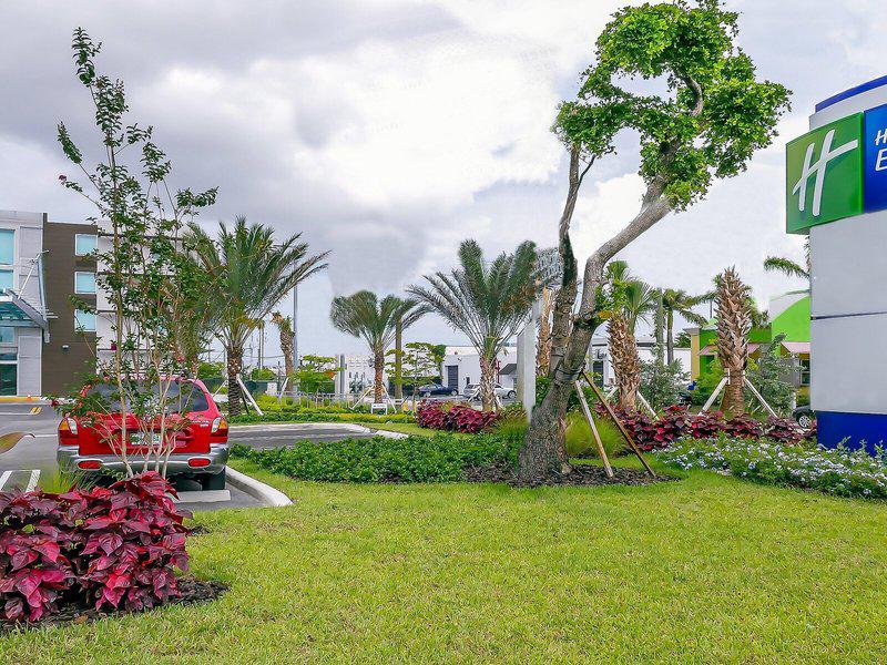 CA1CB883B83113D24CBC8642A0052469