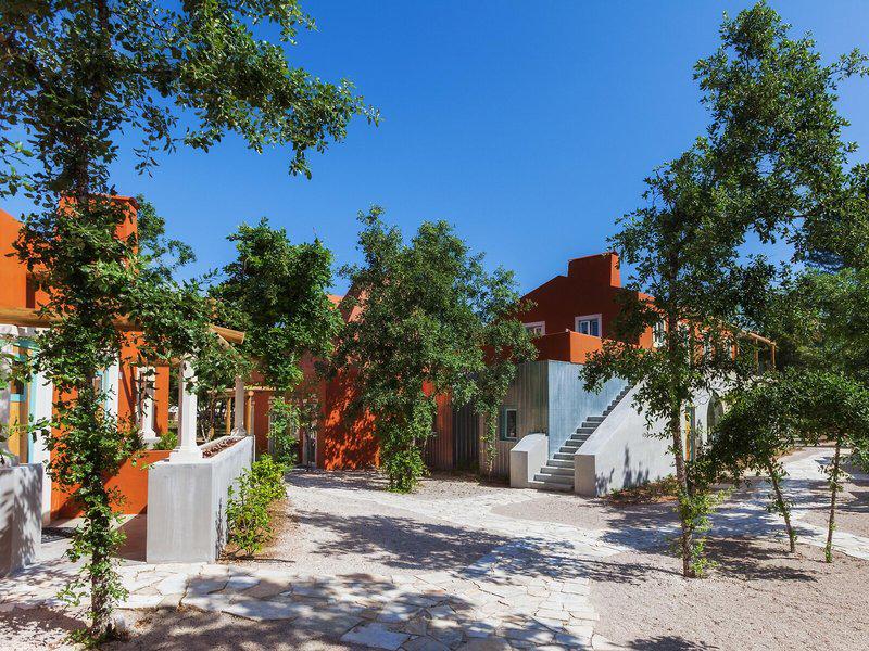 54BF89DD05FF8A7B7C5D4D72471B1683