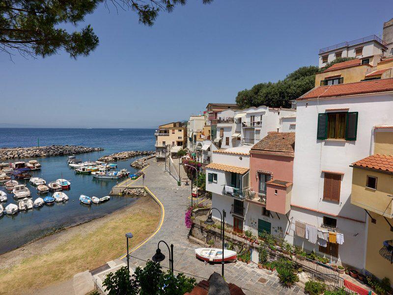 C4F4042D585194628DE07D12933852DC