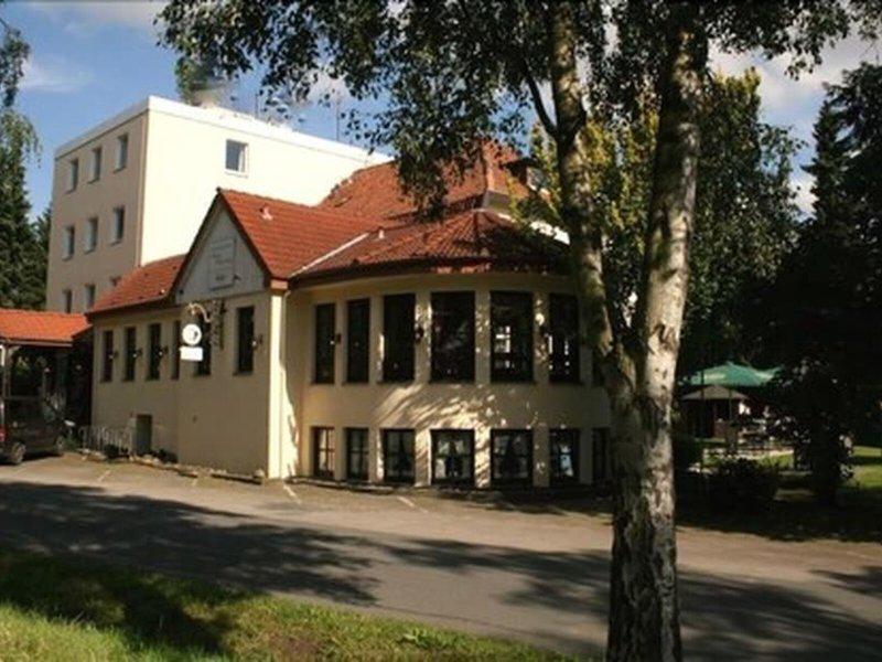 35D1D372307E621DEA6F8F9A42E88779