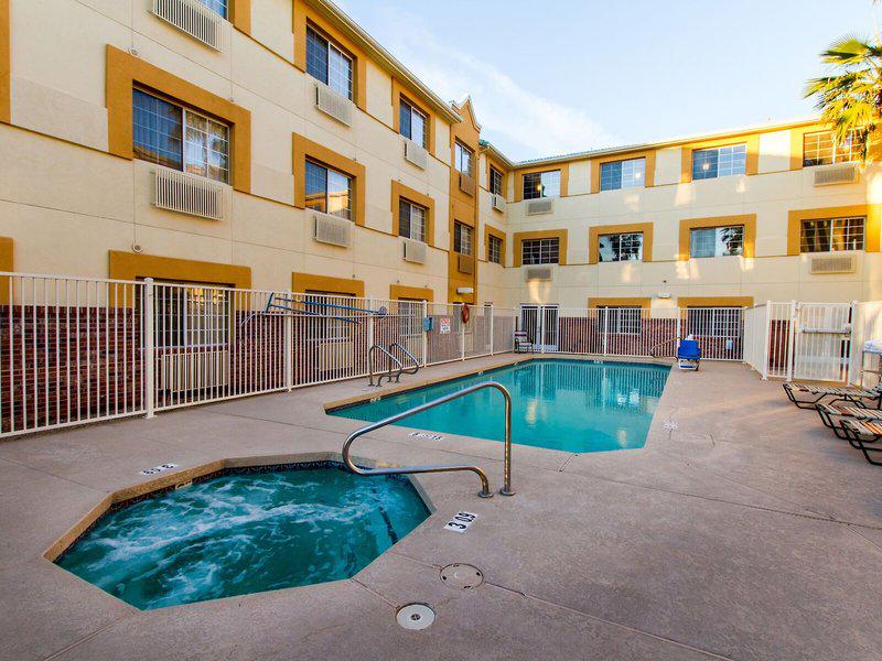 E2B87B352686C33AB1DA88F1E5BA0E28