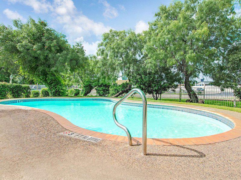 FFDE80B29911DBED42B28C90B13B96E9