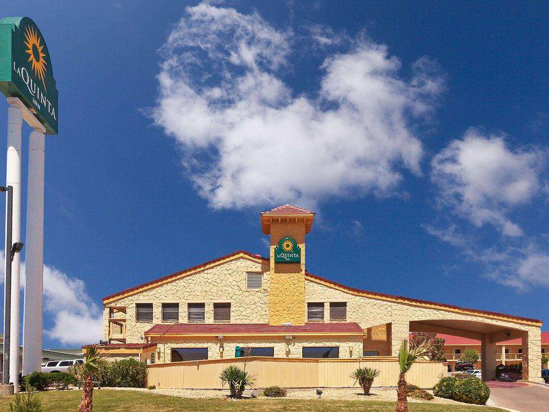 6CA779A24A52775FF1E71383B6E8CAE7