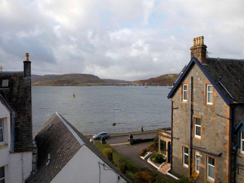 C597AD69C6C3E1A2B2D9D1B0D5E8B516