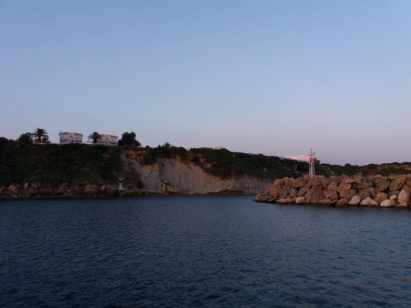 14DADA0F5194F16A9747D66E5AD55E3B