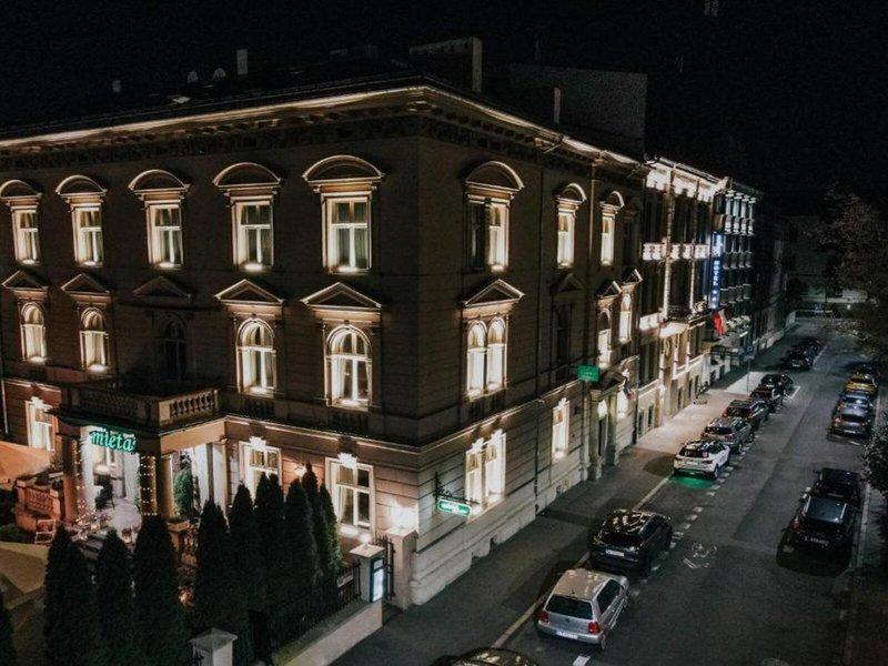 6A36A8252220DE496E9418500D9BB2B0