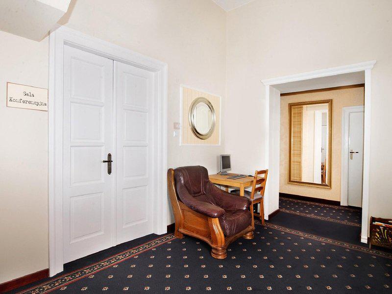 BA17CF432D108E1D22A43215D3F9B183