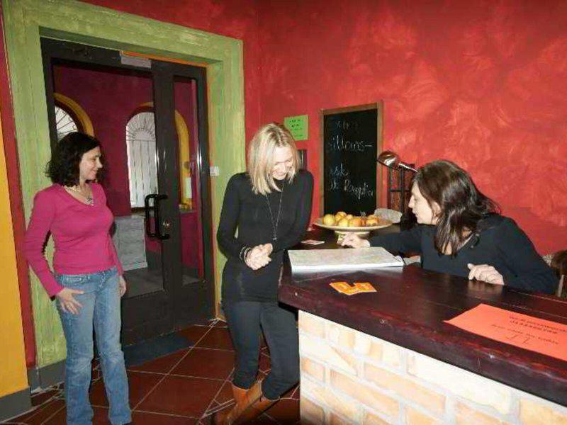 E4C75F23907E8B867A1665D5DBA508FB