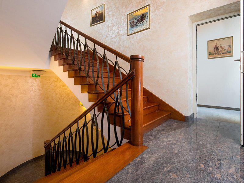 C8E2B5C78303658574E859C17AA2C6FC