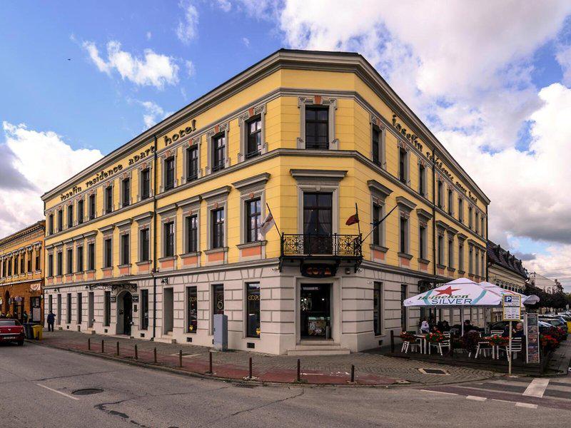 CEEEEF42F6F175AB2A479A728AF9BA9A