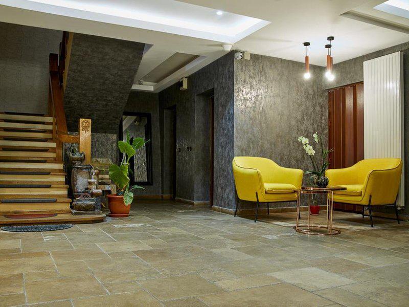 9EED24C62218C437FCA5B86A5C2A3702