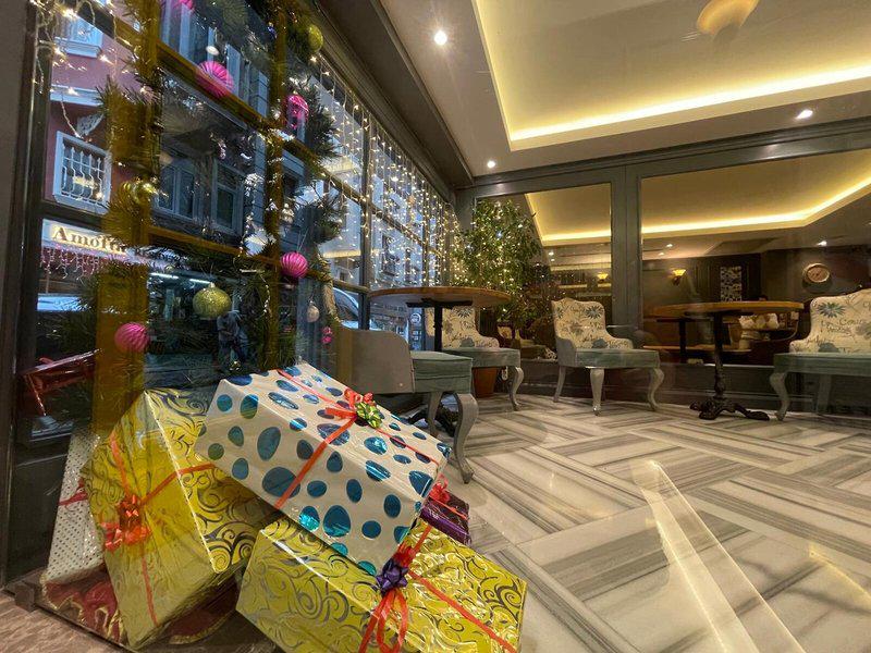 93B789D4EF384BD375378DC2AC2CBB12