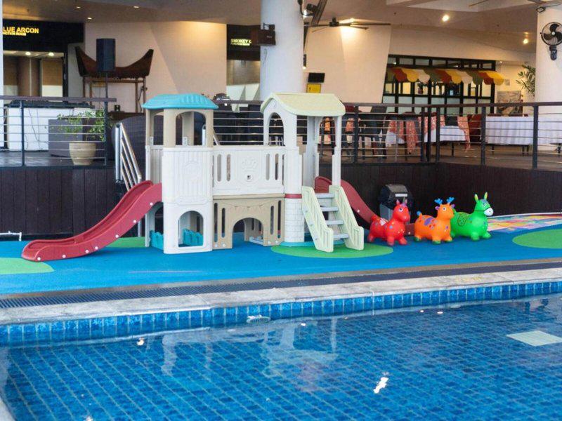 EBF932DE953E49B3122C84D6B0C03052