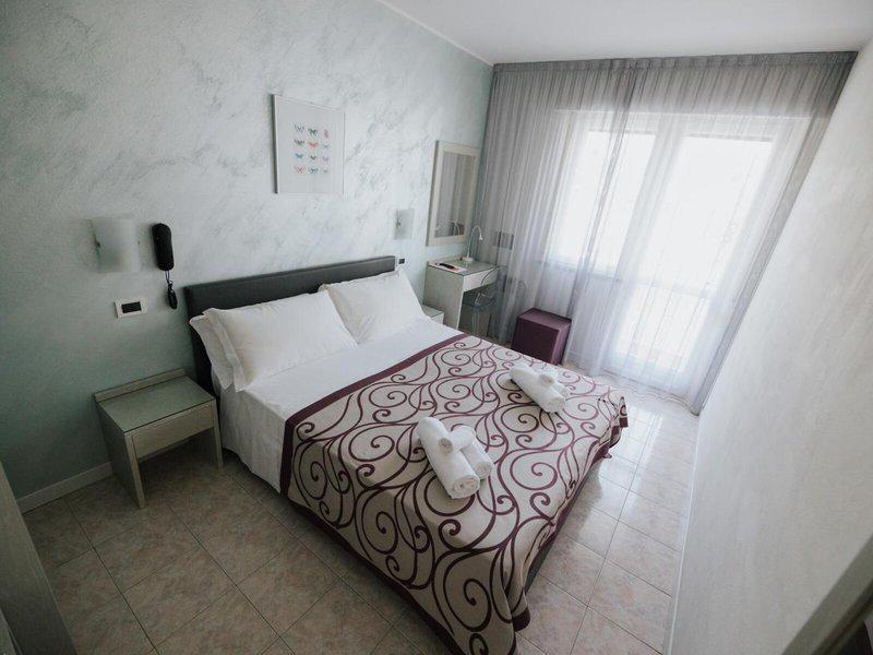 5F277ABB02352448DBFD42D124930CBC