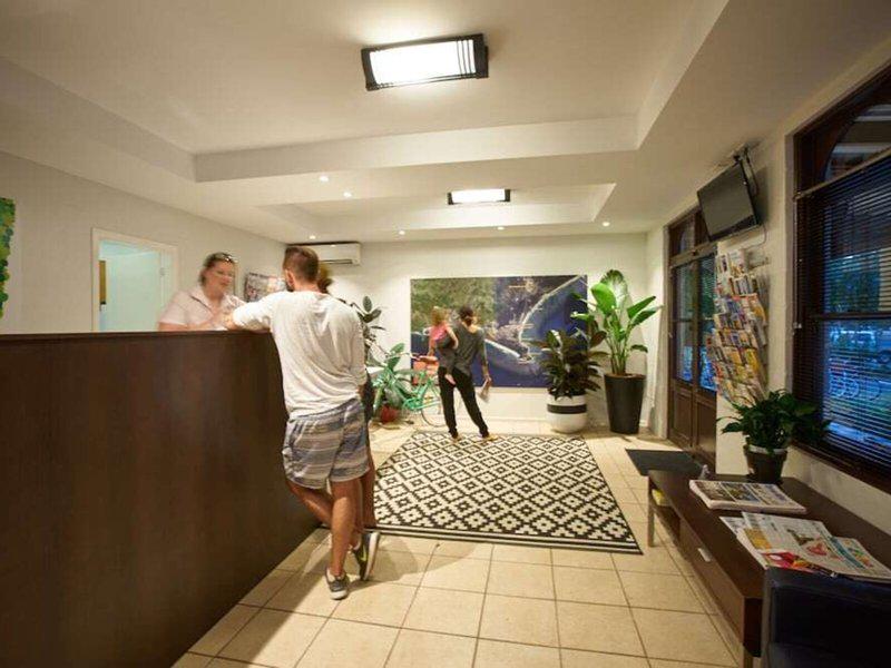 F14DE4BDAEEAD100B010670A4FF2EF28