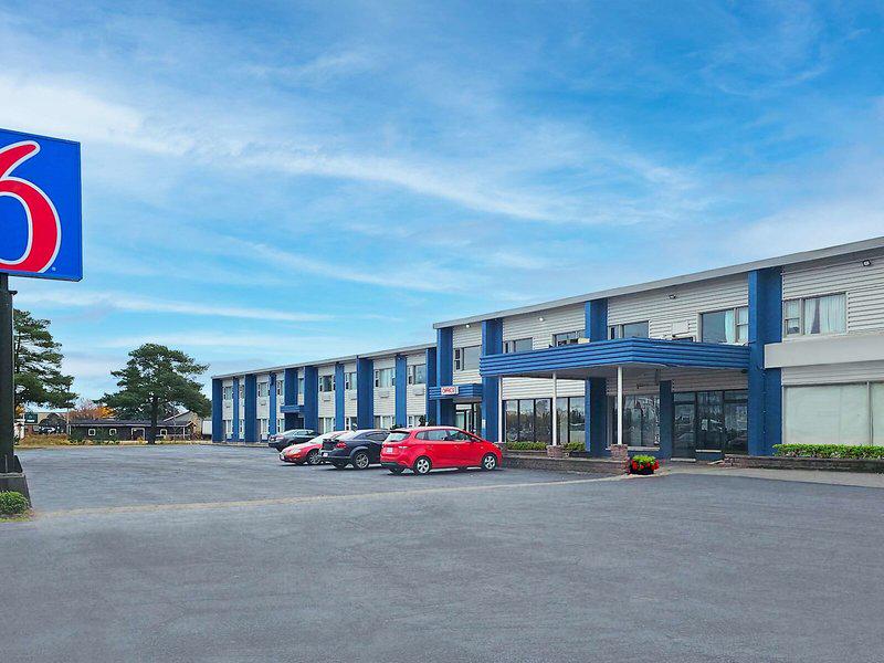 83F6C3BBF52D5A1FF7FA39F94E7CB66E