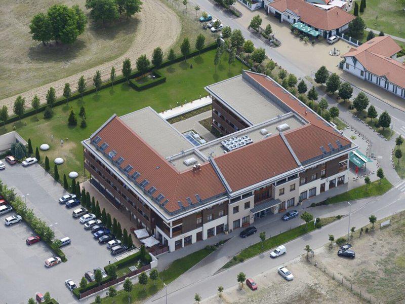 73A237826676659F2FF3BD219D8AEC42