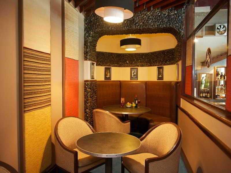 94129D33B8366453F597C406864E7150