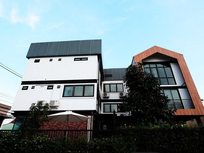 26B3EC9EF56B26B15F91B54D99D7127B