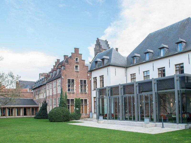 143CE1FE9EA39E5754CF7984D49A2D90