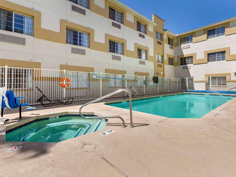 96A16F3315D4FFCF5C1F4A74A63E9252