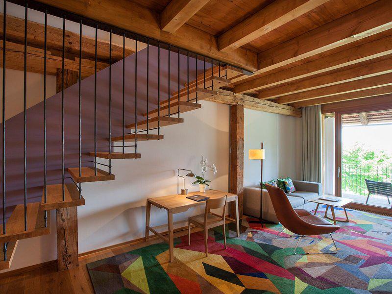 944C56A2E7FABA848A711AE7472E2248