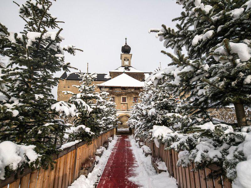 1A81A1761251F2465F5FF885F643DCF3