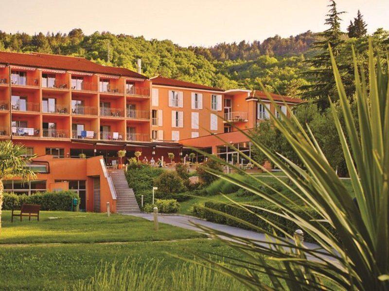 FD92DACD3A142B1D56C28E2B4E5C82A4